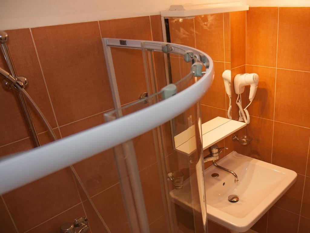 Hotel & Hostel Florian פראג מראה חיצוני תמונה