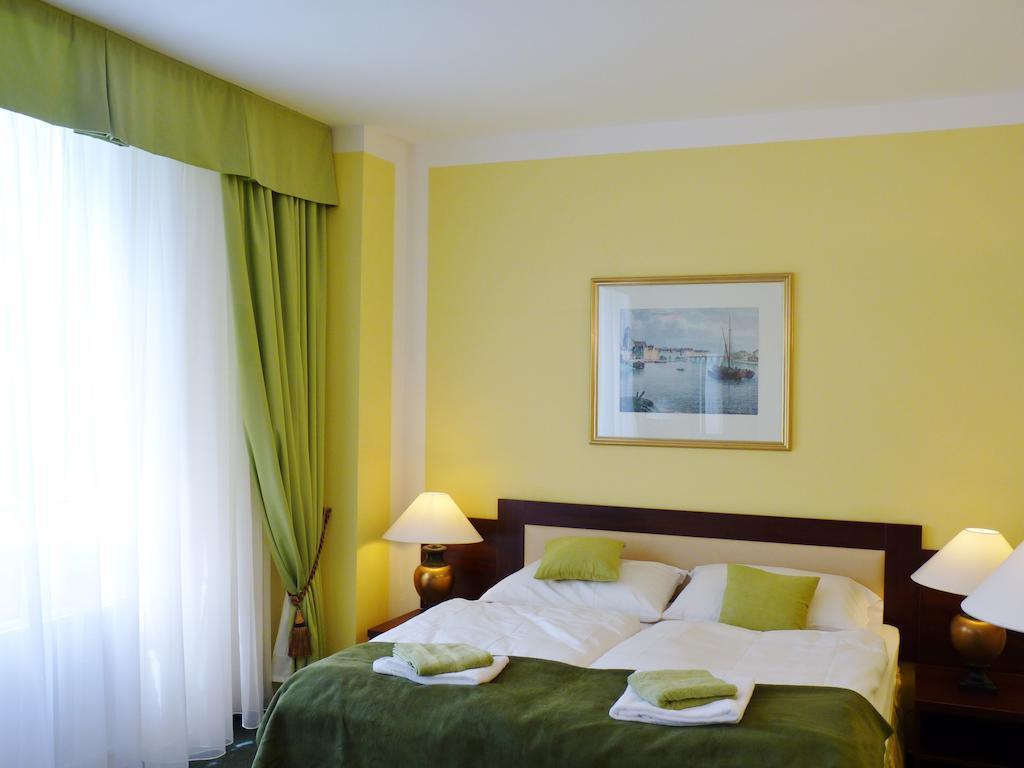 Hotel & Hostel Florian פראג חדר תמונה