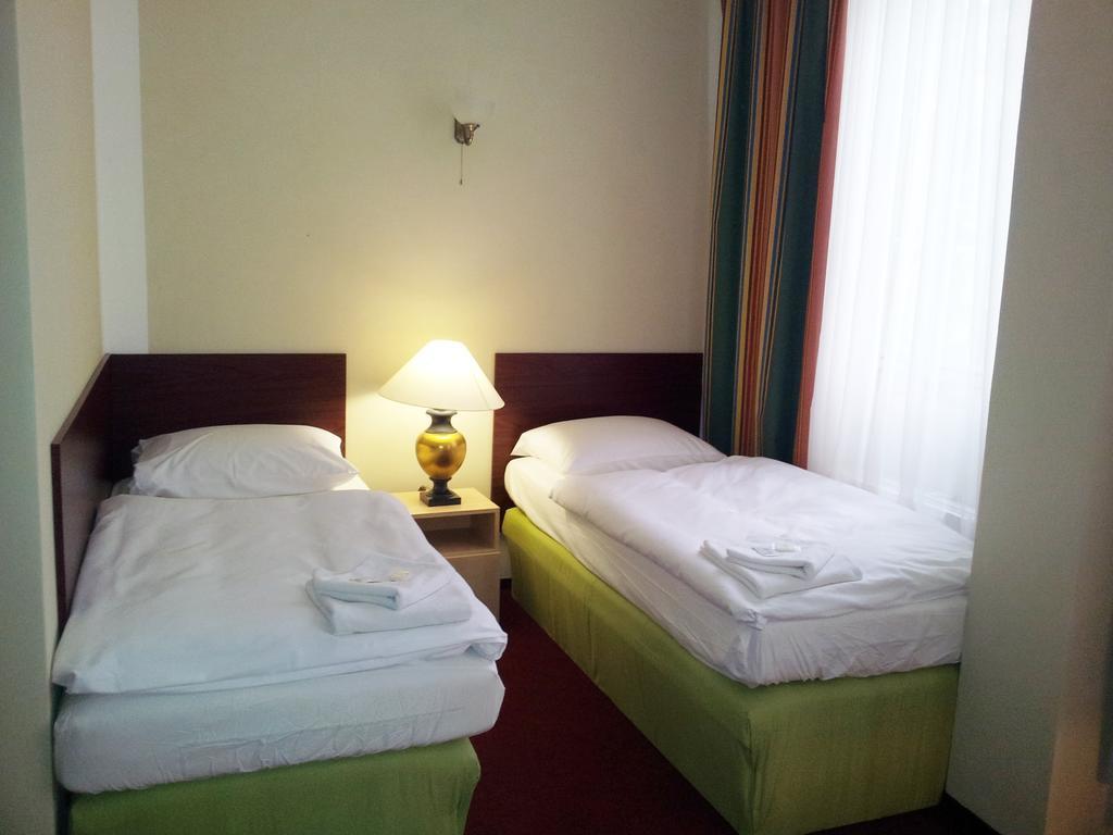 Hotel & Hostel Florian פראג חדר תמונה