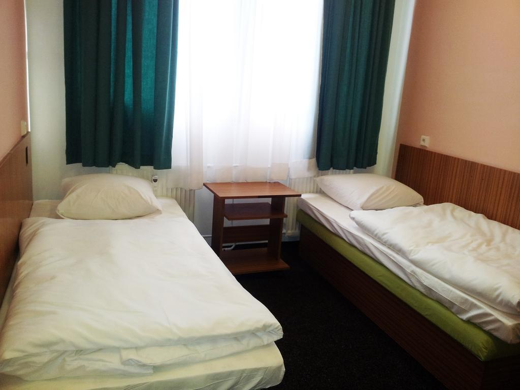 Hotel & Hostel Florian פראג חדר תמונה