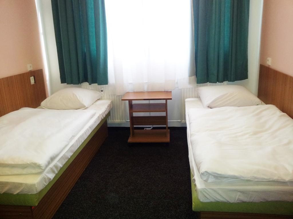Hotel & Hostel Florian פראג חדר תמונה