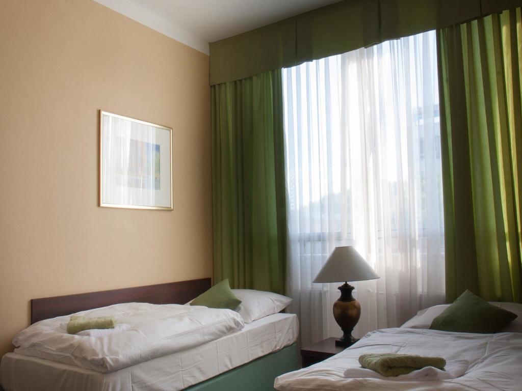 Hotel & Hostel Florian פראג מראה חיצוני תמונה