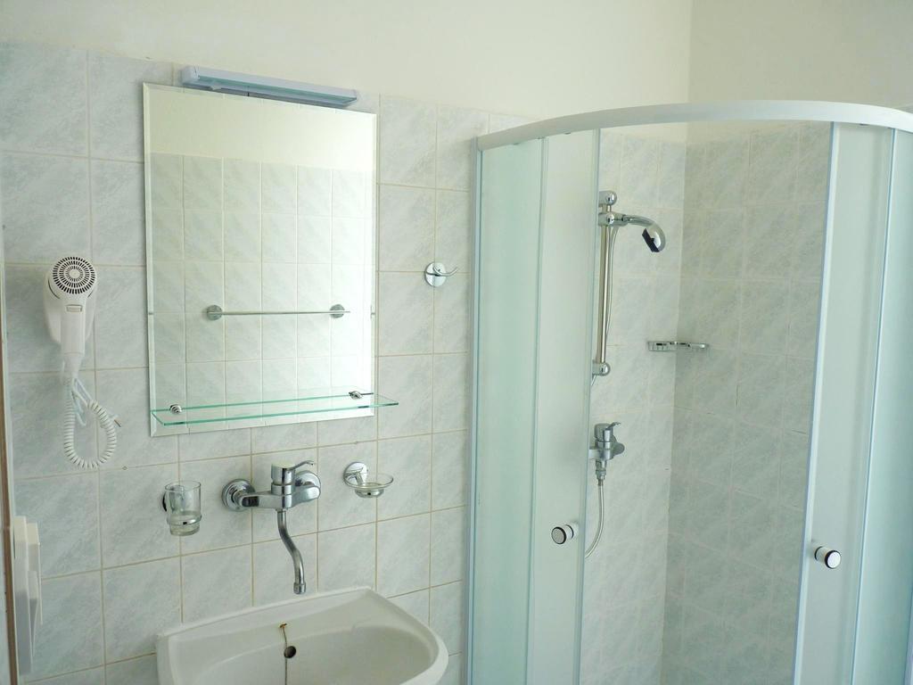 Hotel & Hostel Florian פראג מראה חיצוני תמונה