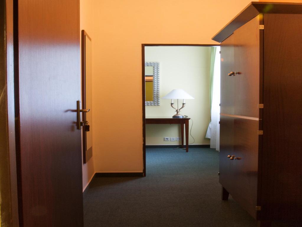 Hotel & Hostel Florian פראג מראה חיצוני תמונה
